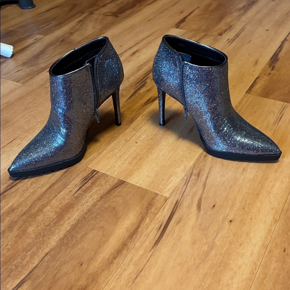 Silver Glitter Ankle Boots, Sz 6.5 - Picture 3 of 8